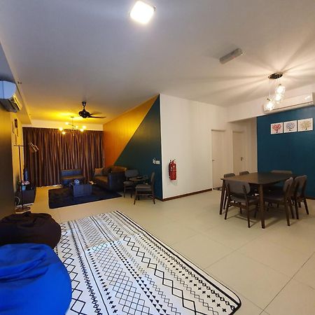 The Landmark By Katana 3Br To 4Br Luxury Seaview Landmark Homestay At Gurney 15-16Pax 无敌海景套房 Tanjung Tokong Luaran gambar